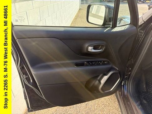 Used 2023 Jeep Renegade Limited AWD/4WD image 13