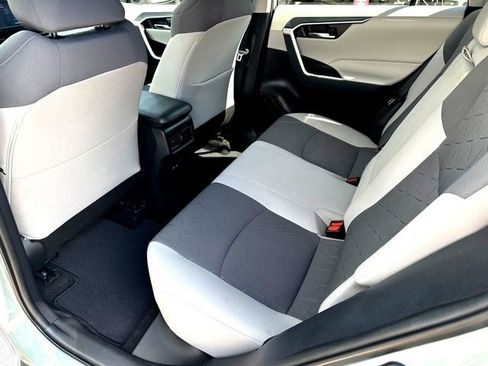 Used 2021 Toyota RAV4 XLE w/ Convenience Package FWD image 24