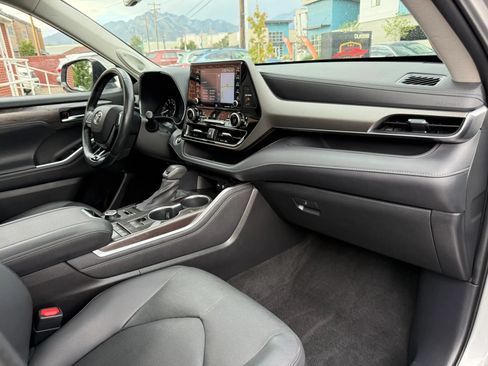 Used 2021 Toyota Highlander Limited AWD/4WD image 21