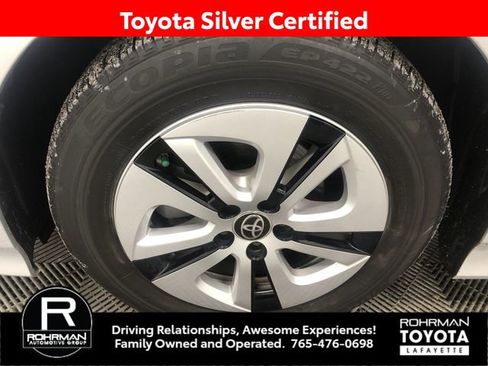 Certified 2017 Toyota Prius Three image 31