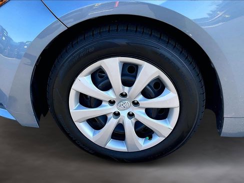 Used 2024 Toyota Corolla LE image 34