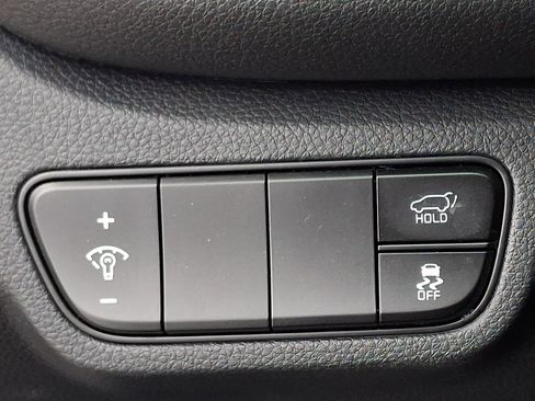 Certified 2025 Kia Seltos SX w/ SX Sunroof Package image 28