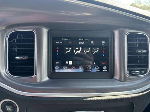 Used 2022 Dodge Charger SXT image 19