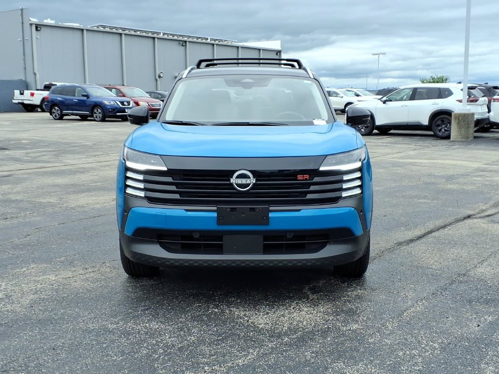 Used 2025 Nissan Kicks SR w/ Illumination Package AWD/4WD image 2