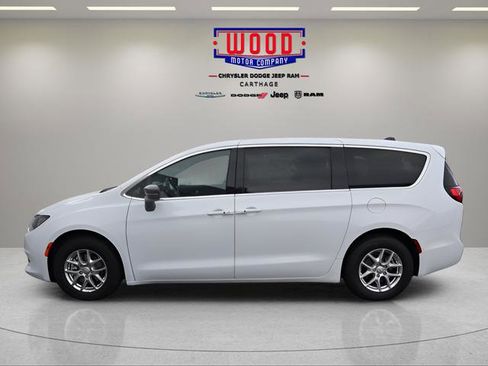 New 2026 Chrysler Voyager LX image 6