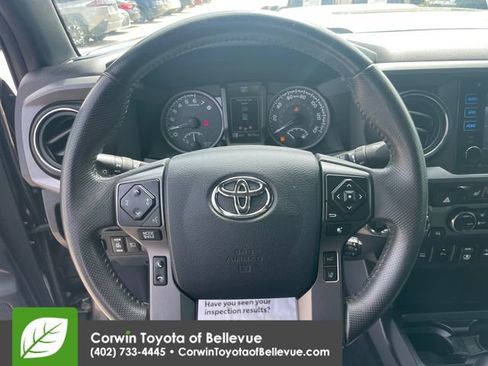 Used 2018 Toyota Tacoma TRD Sport AWD/4WD image 22