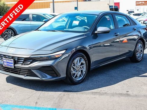Used 2025 Hyundai Elantra Hybrid FWD image 3