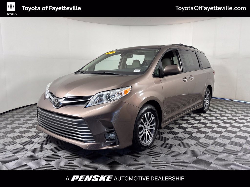Used 2020 Toyota Sienna XLE w/ XLE Navigation Package FWD image 1