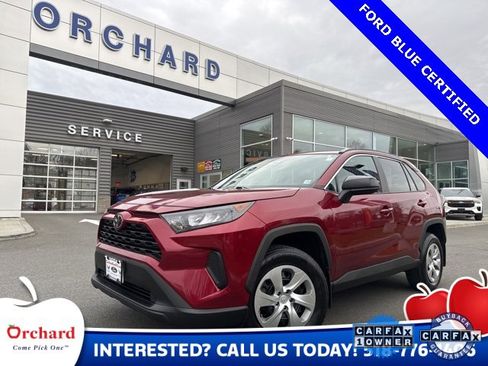 Used 2021 Toyota RAV4 LE image 1