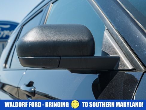 Used 2022 Ford Explorer XLT image 16