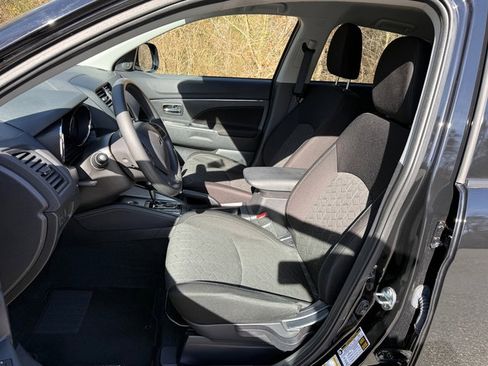 Used 2024 Mitsubishi Outlander Sport SE image 11