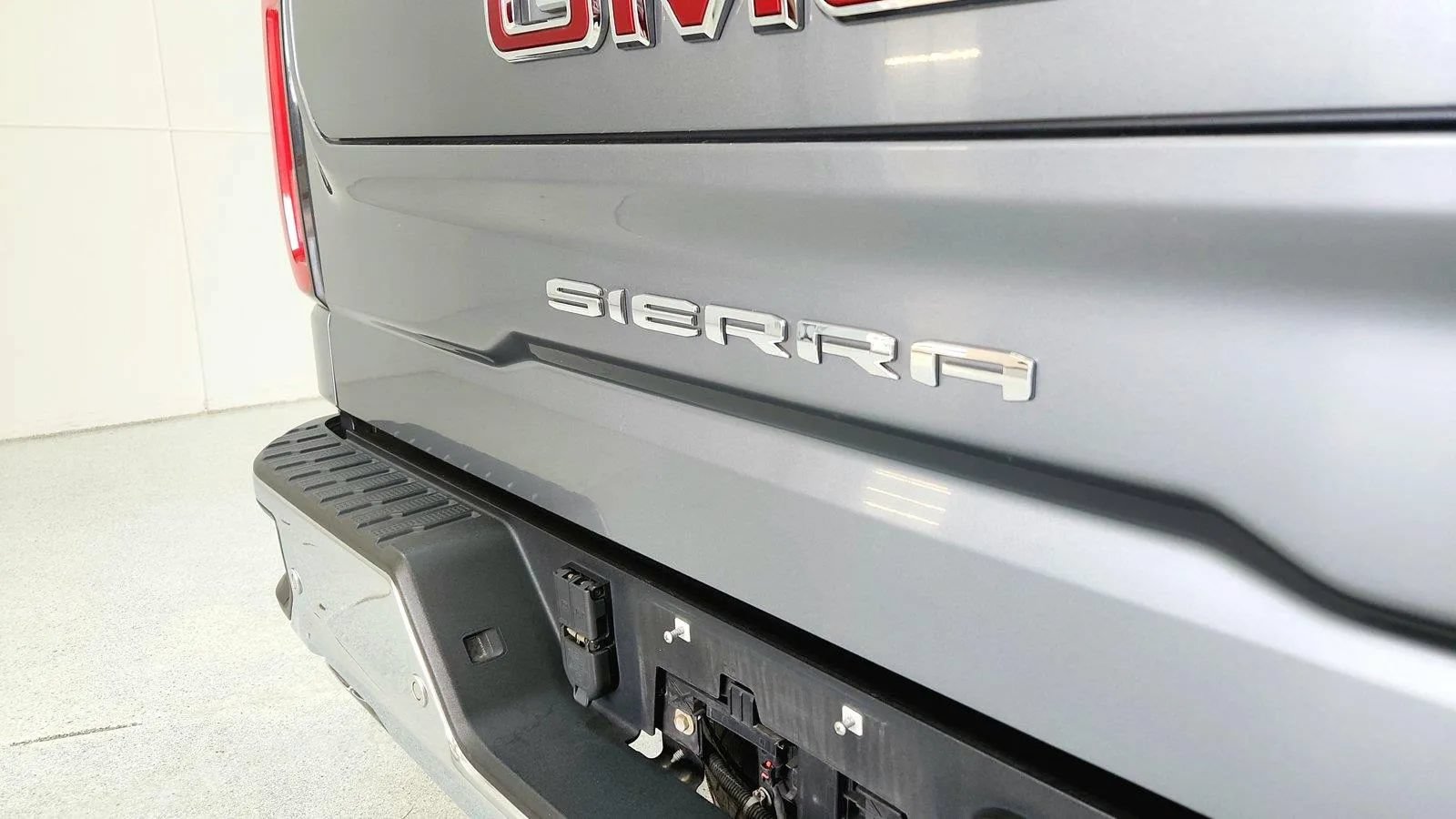 Used 2019 GMC Sierra 1500 SLT w/ SLT Premium Plus Package AWD/4WD image 40