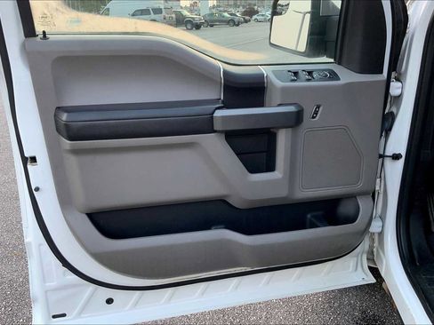 Used 2016 Ford F150 XLT AWD/4WD image 21