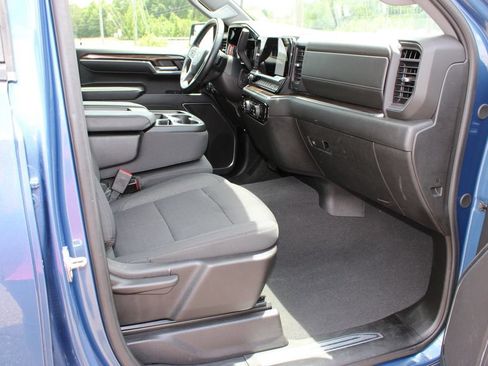 Used 2024 Chevrolet Silverado 1500 RST w/ Z71 Off-Road Package AWD/4WD image 6