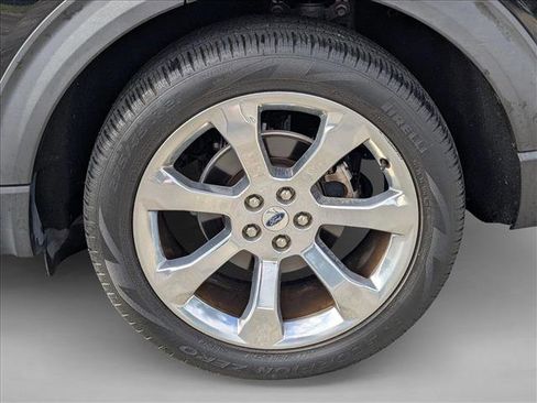 Used 2020 Ford Explorer Platinum w/ Premium Technology Package image 19