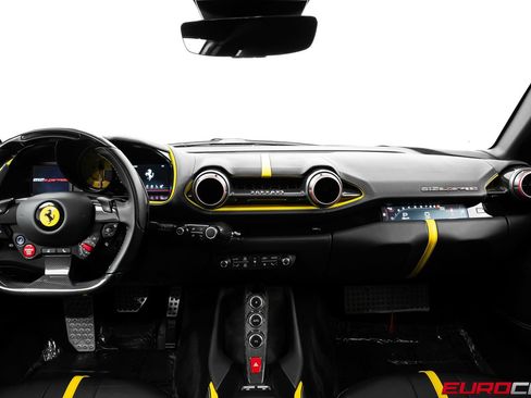 Used 2021 Ferrari 812 Superfast RWD image 27