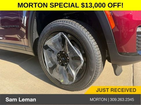 New 2025 Jeep Grand Cherokee L Limited w/ Black Appearance Package image 4