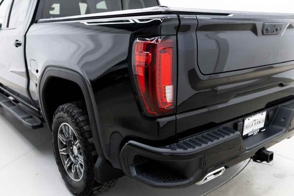Used 2024 GMC Sierra 1500 AT4 w/ Technology Package AWD/4WD image 16