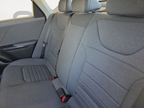 Certified 2025 Kia K4 EX image 21