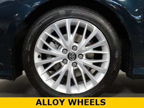 Certified 2020 Toyota Camry XLE image 29