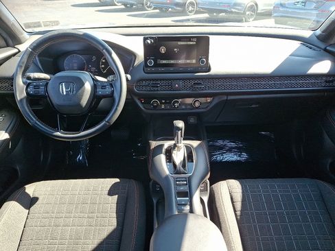 Used 2025 Honda HR-V Sport image 11