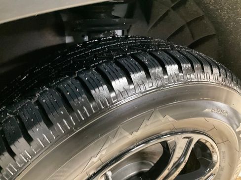 Certified 2022 GMC Acadia AT4 w/ Technology Package image 29