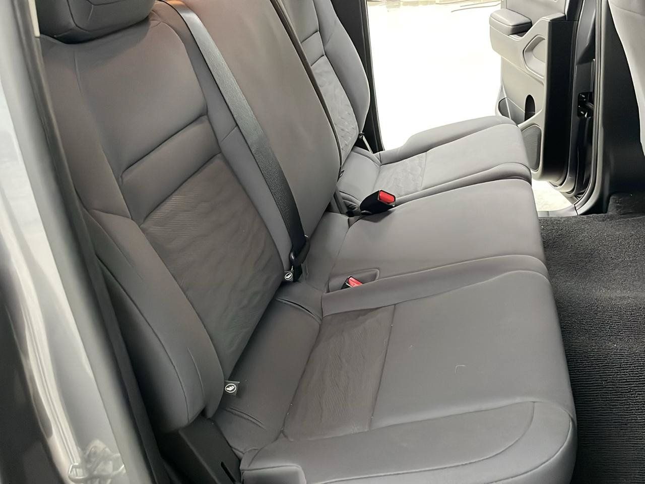 Used 2025 Nissan Frontier S AWD/4WD image 15