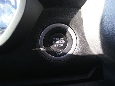 Used 2023 RAM 2500 Tradesman w/ Chrome Appearance Group image 14