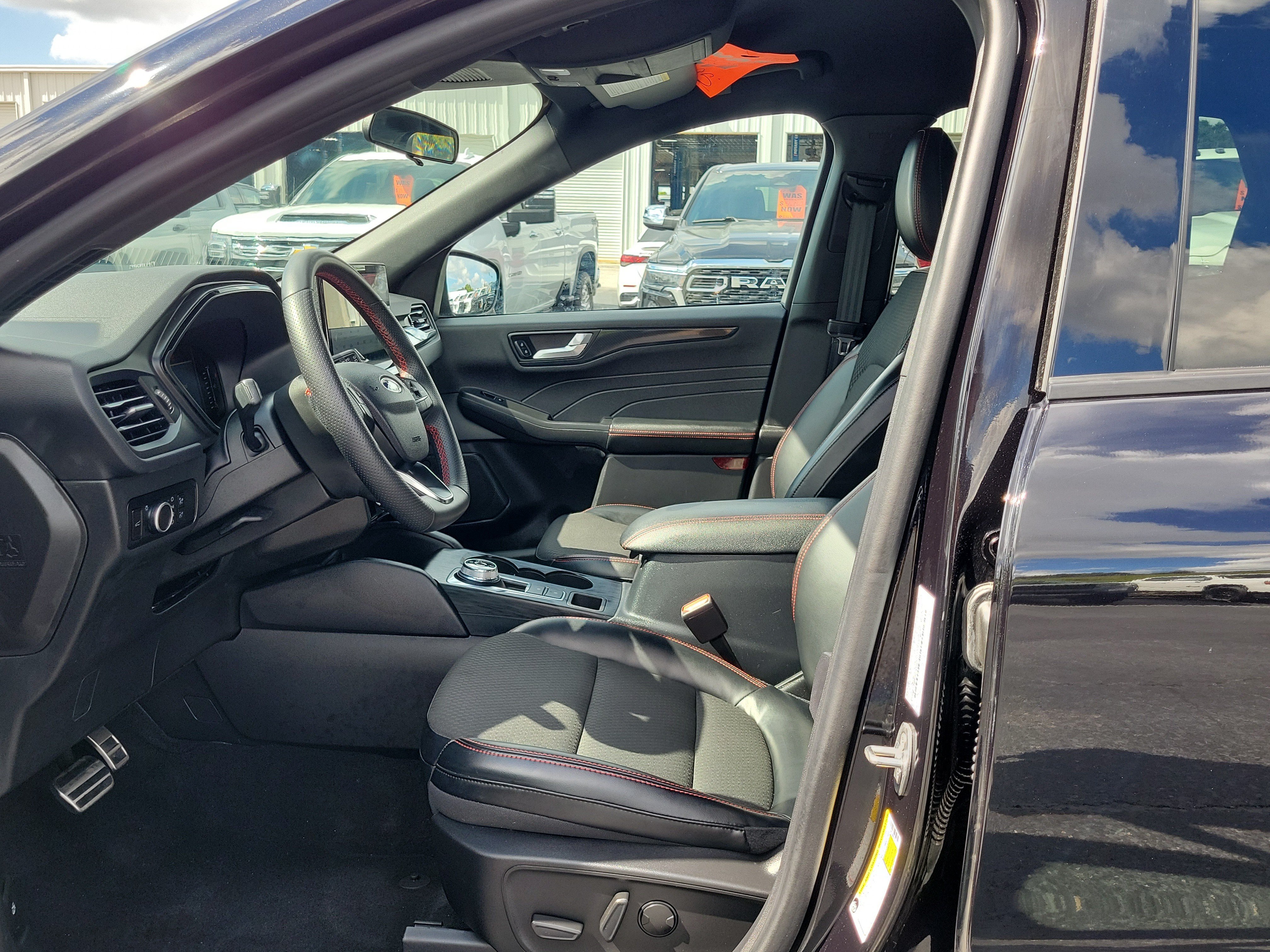 Certified 2023 Ford Escape ST-Line w/ Tech Pack #1 FWD image 20