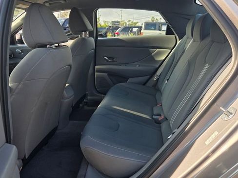 Used 2023 Hyundai Elantra SEL w/ Preferred Accessory Package image 13