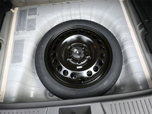 Certified 2025 Chevrolet Trax RS w/ Sunroof Package image 15