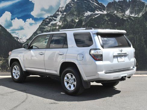 Certified 2024 Toyota 4Runner SR5 Premium w/ Moonroof Package AWD/4WD image 9
