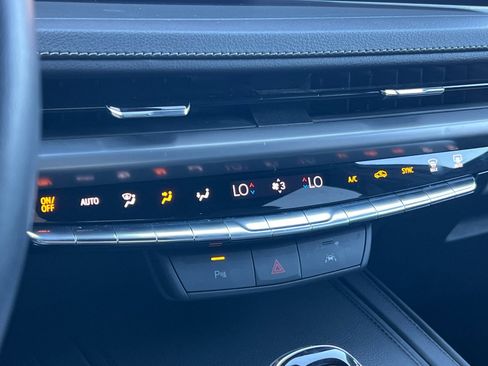 Certified 2024 Cadillac XT4 Premium Luxury image 28