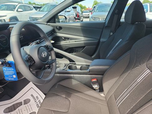 New 2026 Hyundai Elantra SEL FWD image 14