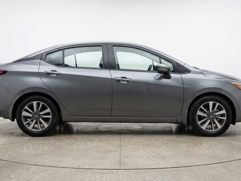 Used 2025 Nissan Versa SV image 11