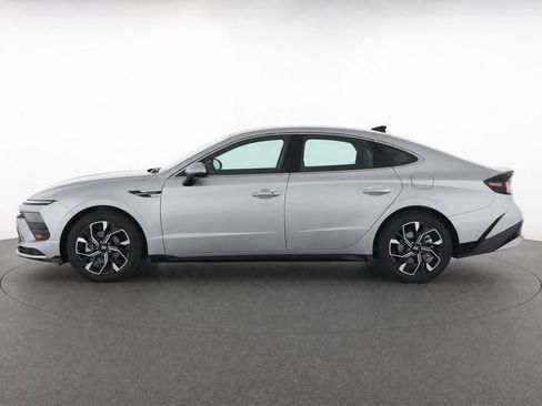 Used 2025 Hyundai Sonata SEL FWD image 4