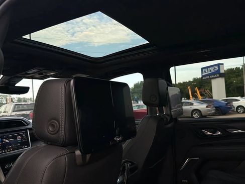 Used 2021 GMC Yukon Denali w/ Denali Premium Package AWD/4WD image 38