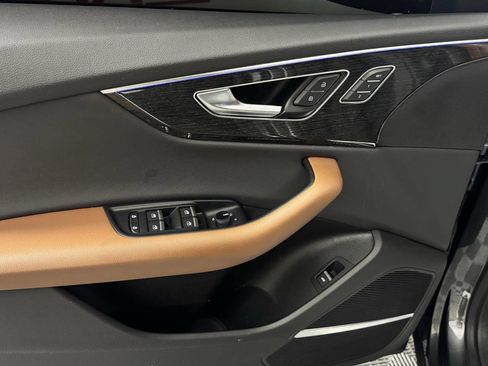 Used 2019 Audi Q8 Premium Plus w/ Premium Plus AWD/4WD image 12