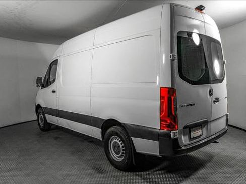 Used 2022 Mercedes-Benz Sprinter 2500 image 6