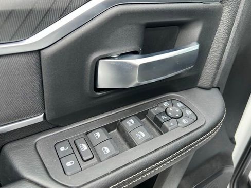 Used 2025 RAM 2500 Big Horn AWD/4WD image 7