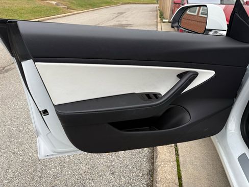 Used 2019 Tesla Model 3 Long Range image 25