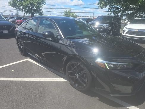 Used 2025 Honda Civic Sport image 3