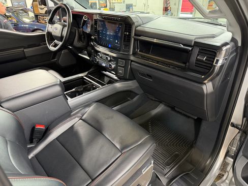 Used 2023 Ford F250 Lariat w/ Sport Appearance Package AWD/4WD image 20
