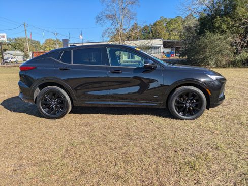 Used 2025 Buick Envista Sport Touring image 3