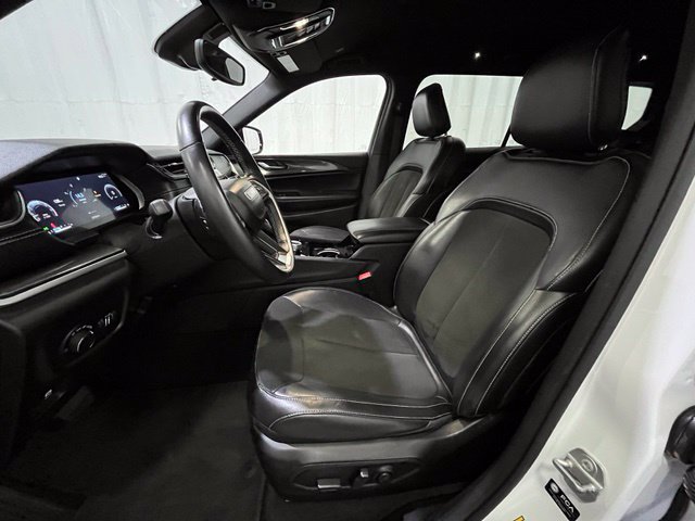 Used 2022 Jeep Grand Cherokee L Laredo AWD/4WD image 11