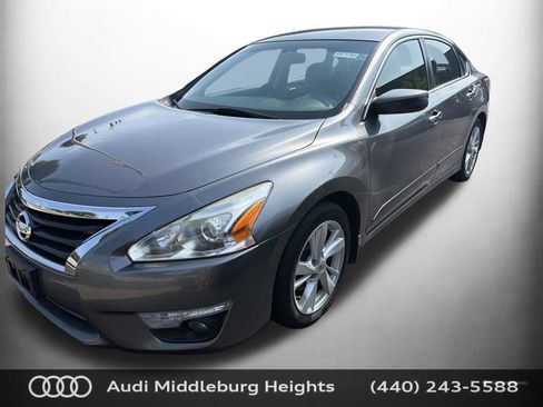 Used 2015 Nissan Altima 2.5 SV FWD image 1
