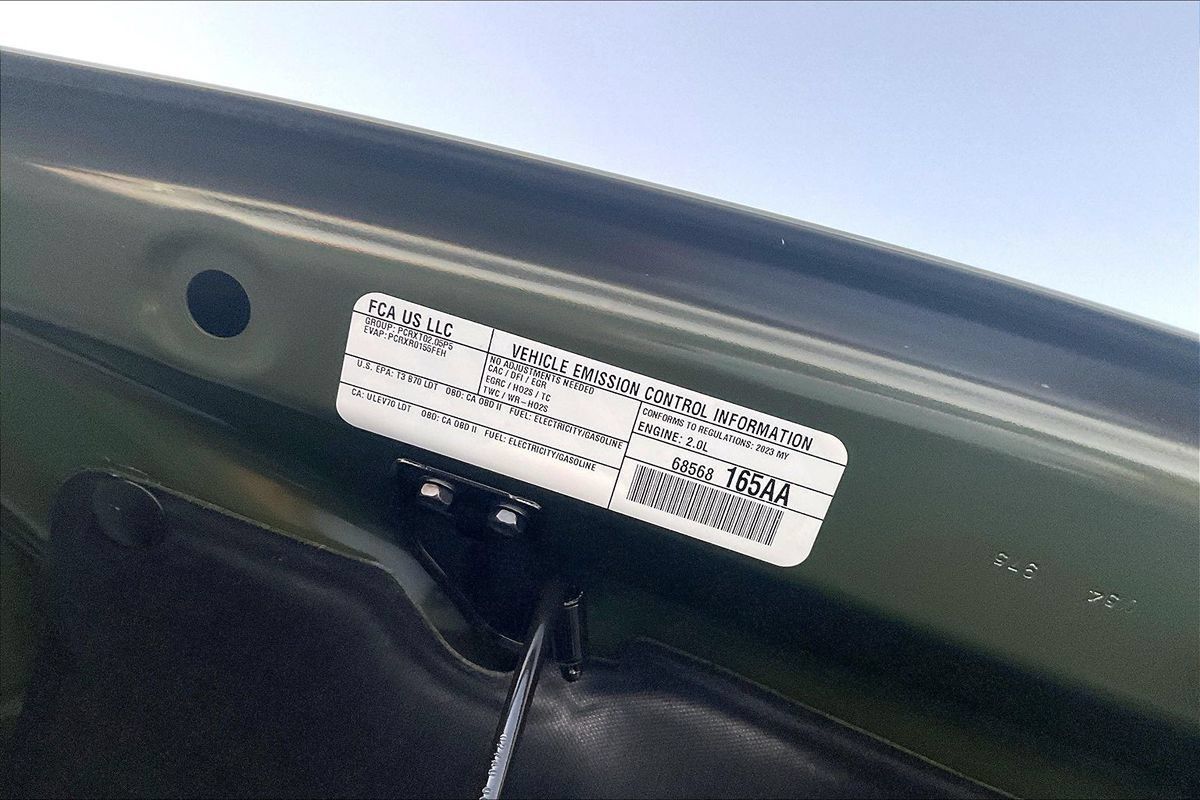Used 2023 Jeep Wrangler Unlimited Rubicon 4xe AWD/4WD image 17