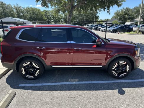 Used 2024 Kia Telluride S w/ S Sunroof Package FWD image 10