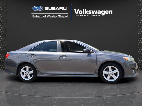 Used 2012 Toyota Camry SE FWD image 8