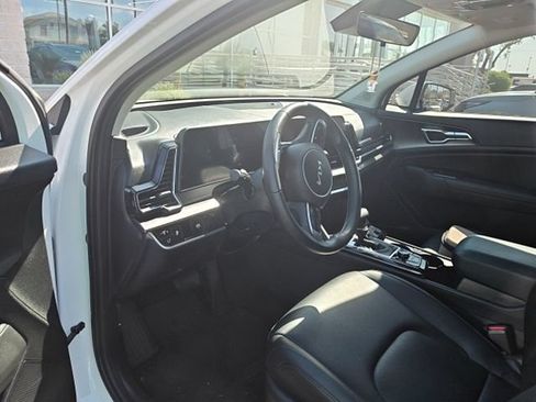 Certified 2025 Kia Sportage EX w/ Premium Package FWD image 5